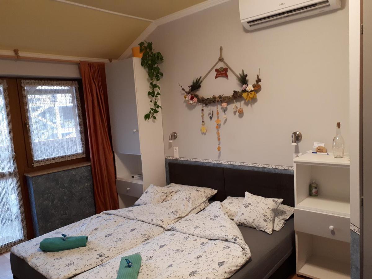 Mini Vendeghaz Budaoers Buitenkant foto