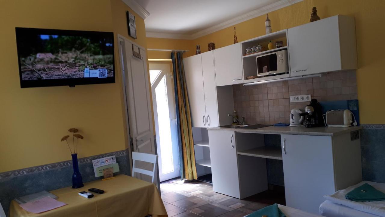 Mini Vendeghaz Budaoers Buitenkant foto
